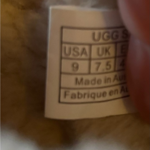 Women’s Uggs classic clear mini Boots Waterproof plastic logo fleece lined 9 - Picture 4 of 7